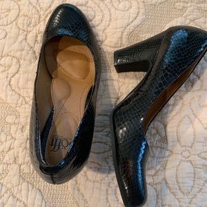 9.5 Sofft Womens Pumps Black Croc Embossed Patent Leather